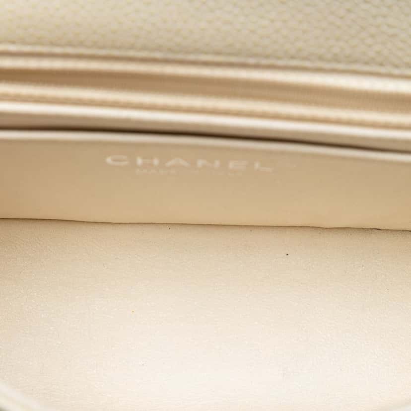 Chanel Mini Rectangular Classic Caviar Single Flap White Leather Very good condition - Model View