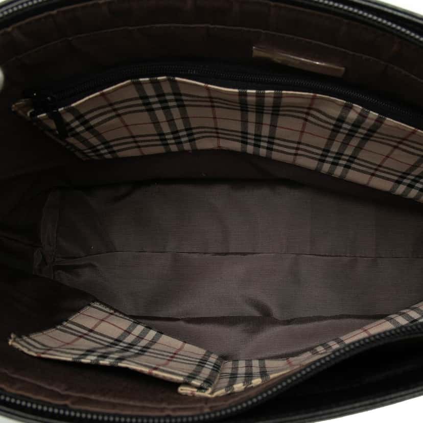 Burberry Leather Tote Black Leather Very good condition - Model View