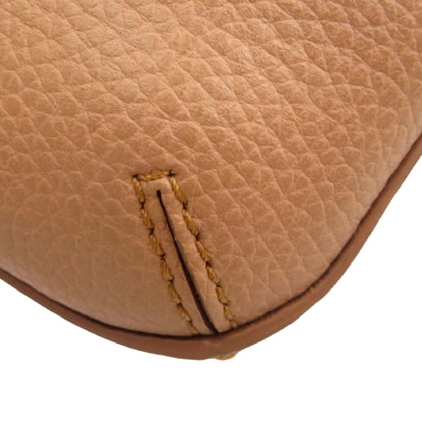Chloé Leather Walden Phone Pouch Brown Leather Very good condition - Model View