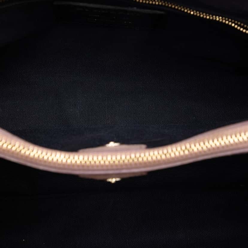Burberry Medium Leather and House Check Banner Satchel Pink Leather Very good condition - Model View