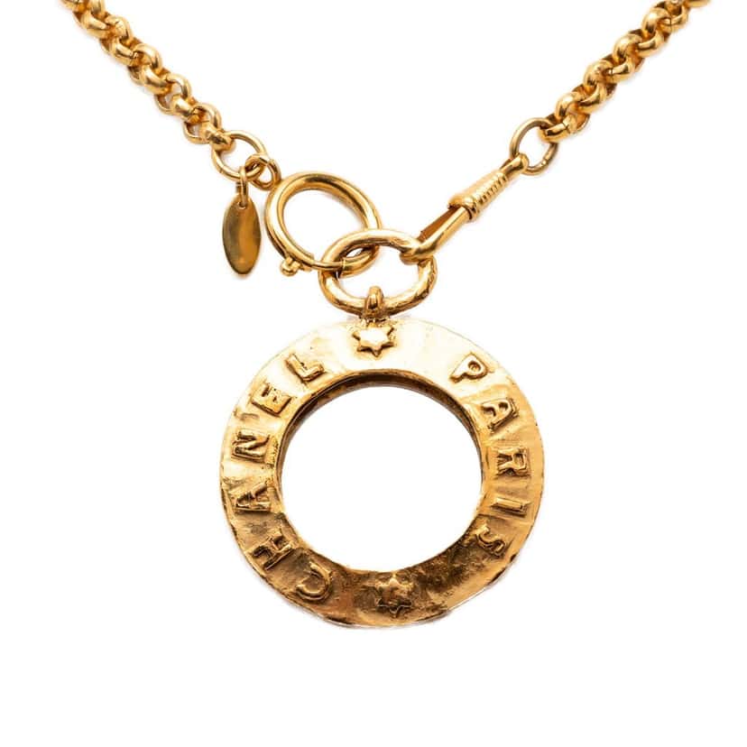 Chanel CC Gold Plated Medallion Mirror Pendant Necklace Gold Metal Very good condition - Back View