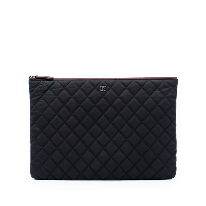 Chanel Large Quilted Nylon O Case Clutch Black Very good condition - Front View