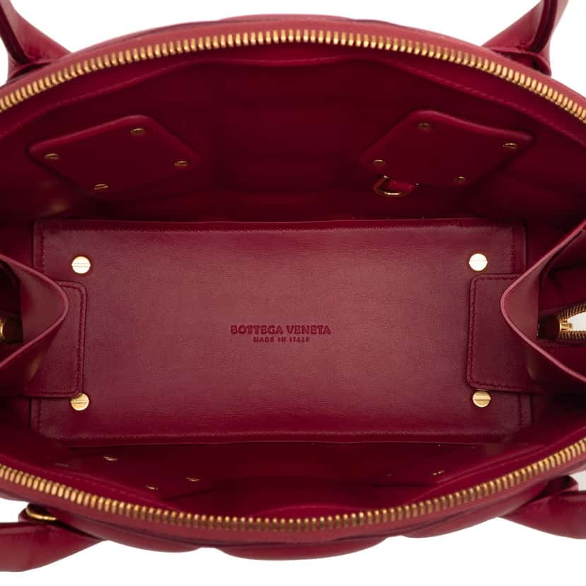 Bottega Veneta Small Leather Padded BV Swoop Bag Red Leather Very good condition - Model View