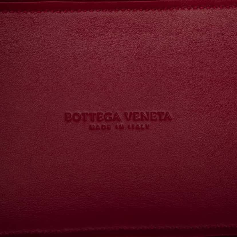 Bottega Veneta Small Leather Padded BV Swoop Bag Red Leather Very good condition - Box View
