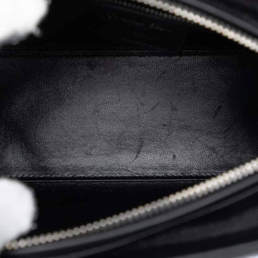 Dior Medium Calfskin Embroidered Flower Lady Dior Black Leather Very good condition - Model View