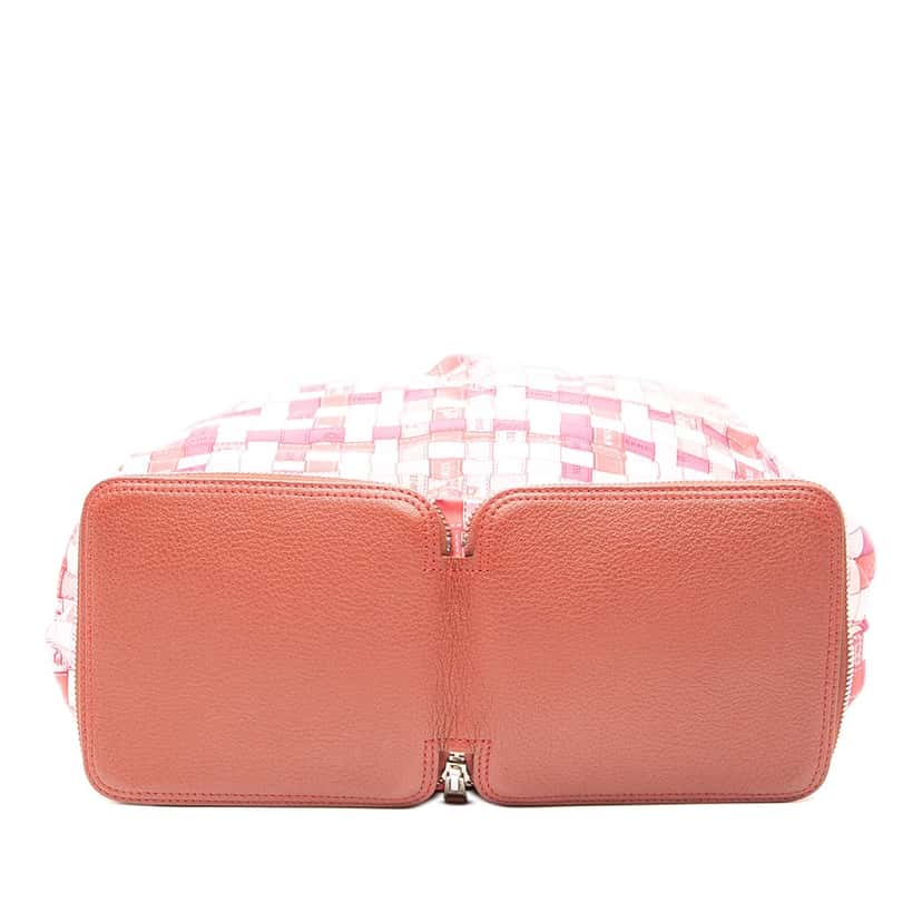 Hermès Bolduc Au Carre Silk Marwari Le Sac Silky Pop Tote Pink Very good condition - Model View