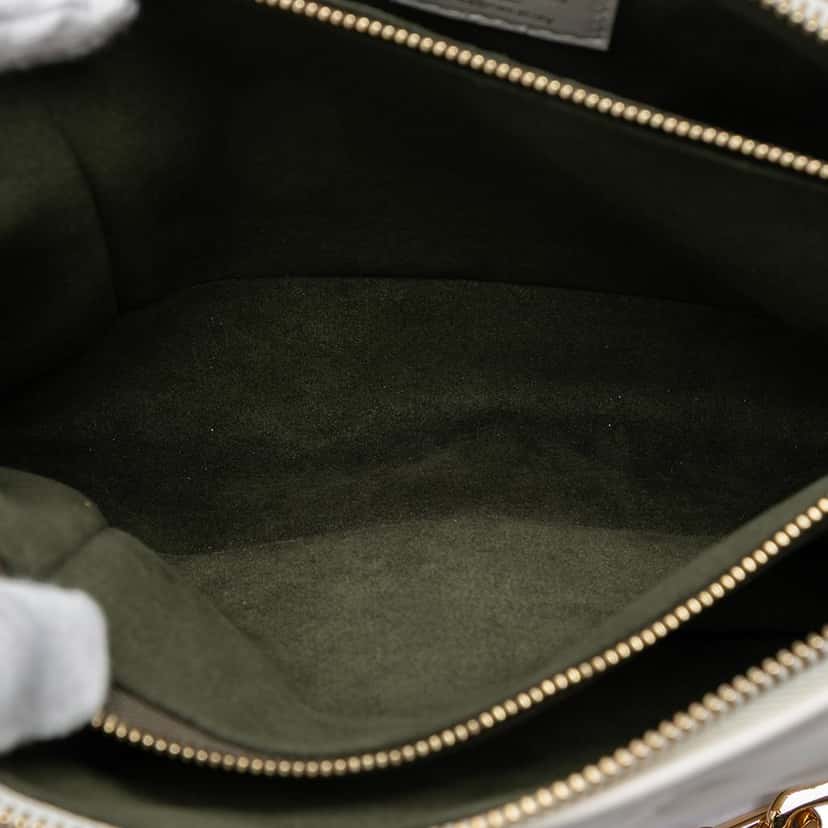 Louis Vuitton Monogram Embossed Puffy Lambskin Coussin PM White Leather Very good condition - Model View