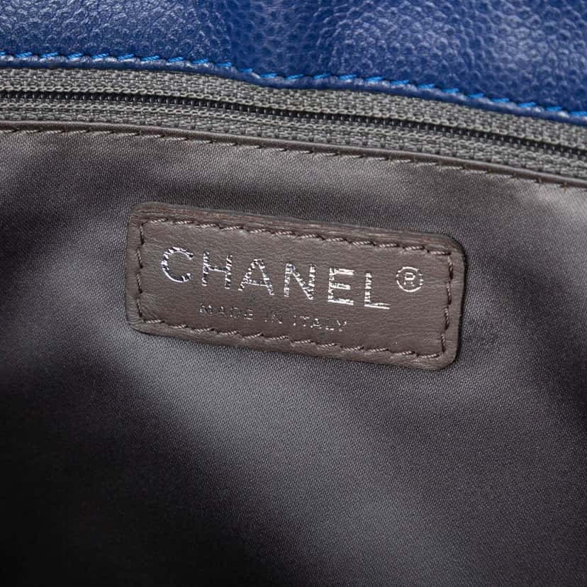Chanel Caviar Grand Shopping Tote Blue Leather Very good condition - Box View