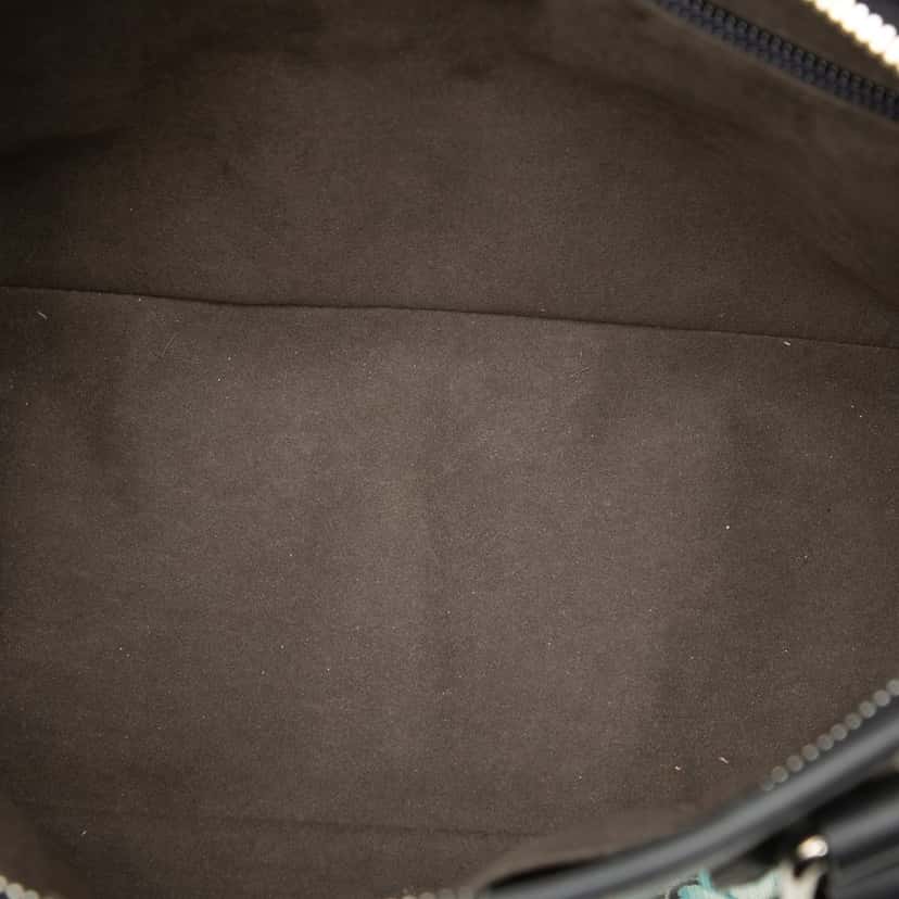 Gucci GG Supreme Blooms Zippered Tote Beige Very good condition - Model View