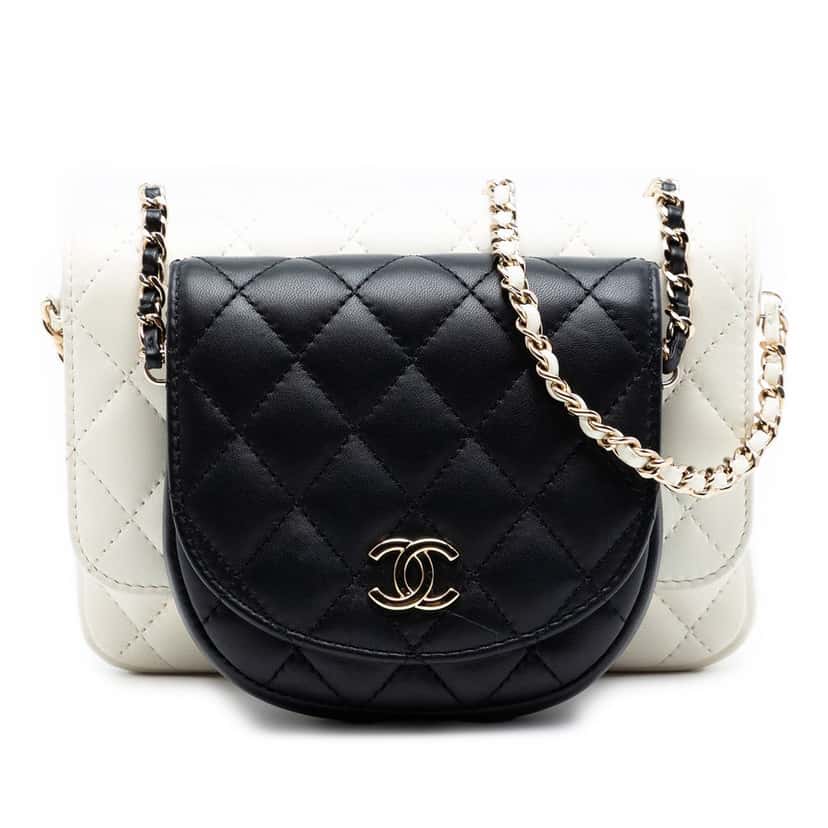 Chanel CC Quilted Lambskin Side Packs Flap White Leather Very good condition - Front View