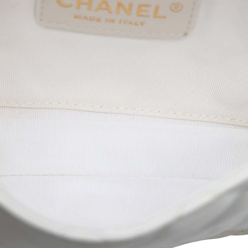 Chanel CC Quilted Lambskin Side Packs Flap White Leather Very good condition - Model View