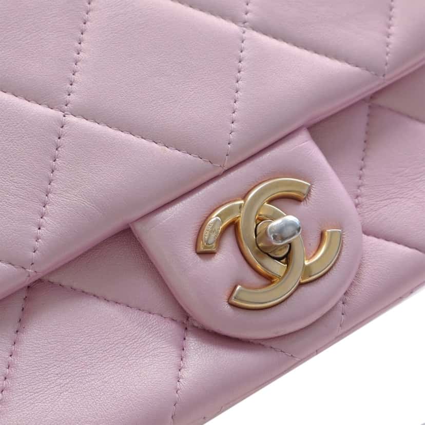 Chanel Mini Quilted  Iridescent Lambskin Pearly Flap Pink Leather Very good condition - Box View