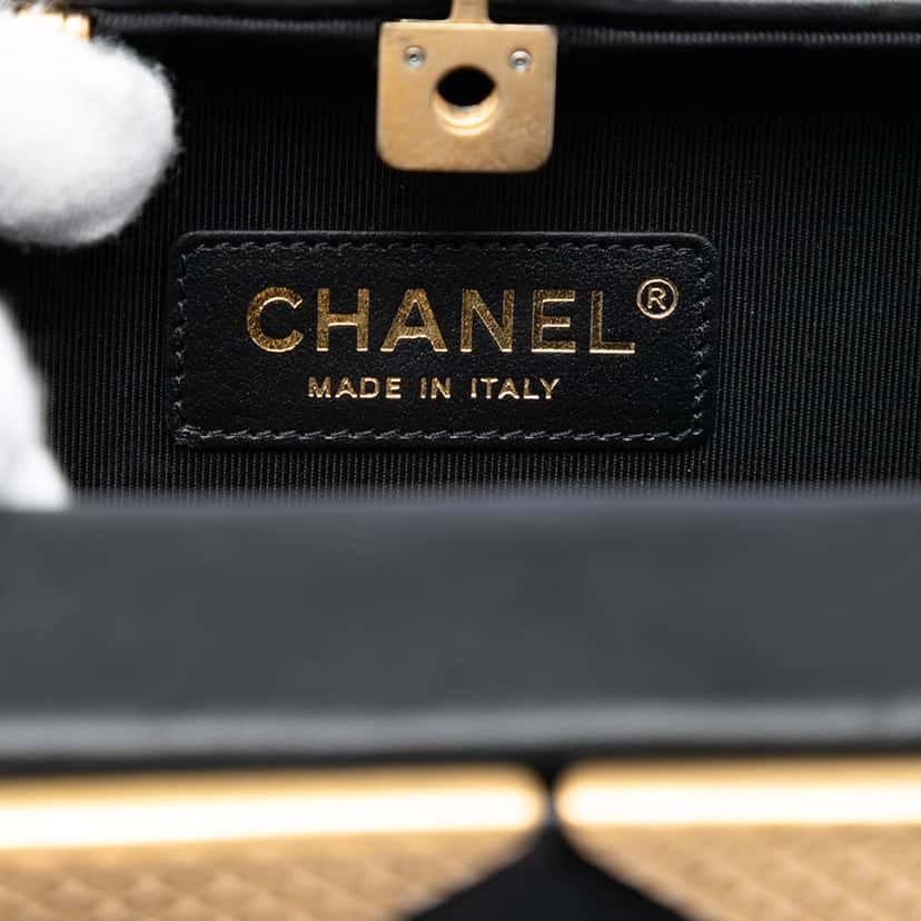 Chanel CC Lambskin and Metal Square Clutch with Chain Black Leather Very good condition - Box View