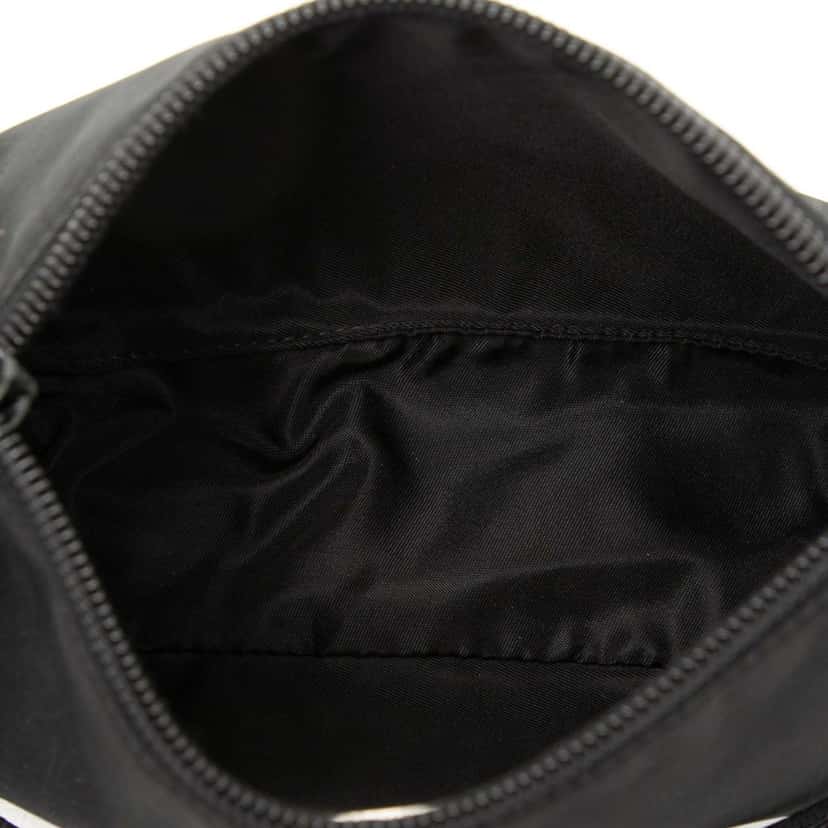 Prada Tessuto Shoulder Bag Black Very good condition - Model View