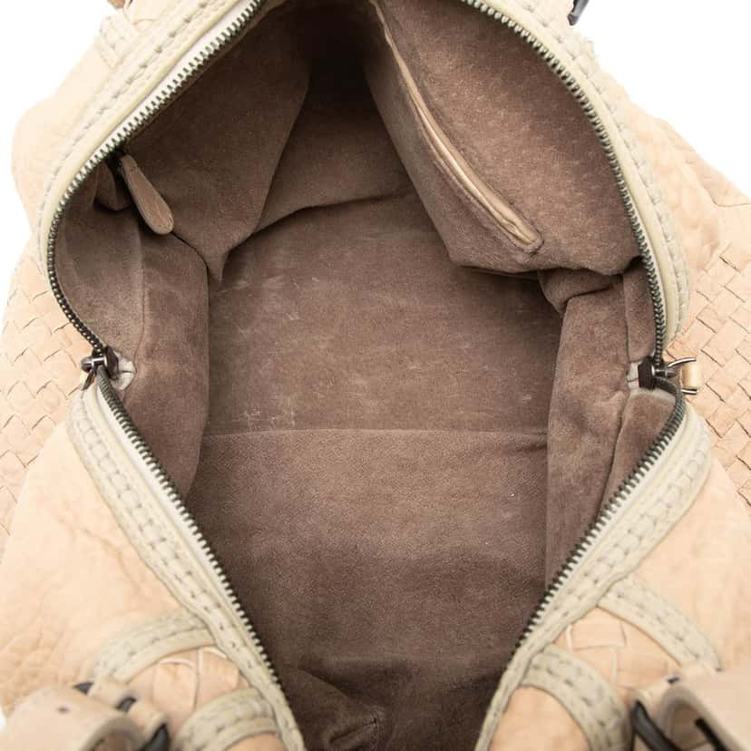 Bottega Veneta Intrecciato Trimmed Pebbled Lambskin Top Handle Bag Beige Leather Very good condition - Model View