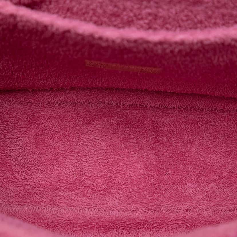 Fendi Embossed Terry Cloth FF 1974 Convertible Belt Baguette Pink Very good condition - Model View