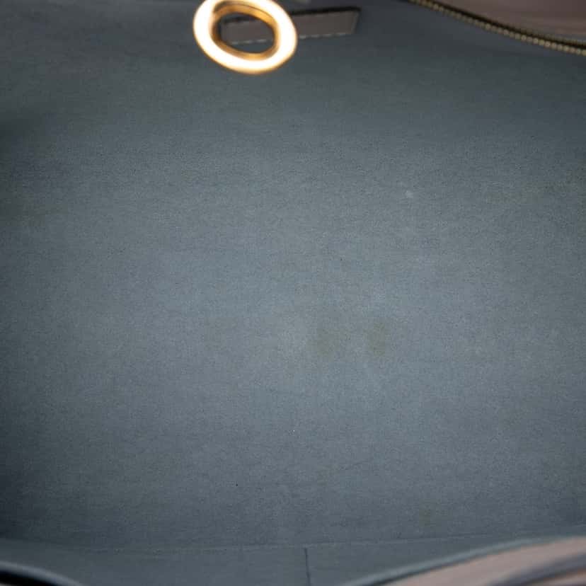 Louis Vuitton Monogram On My Side MM Beige Leather Very good condition - Model View