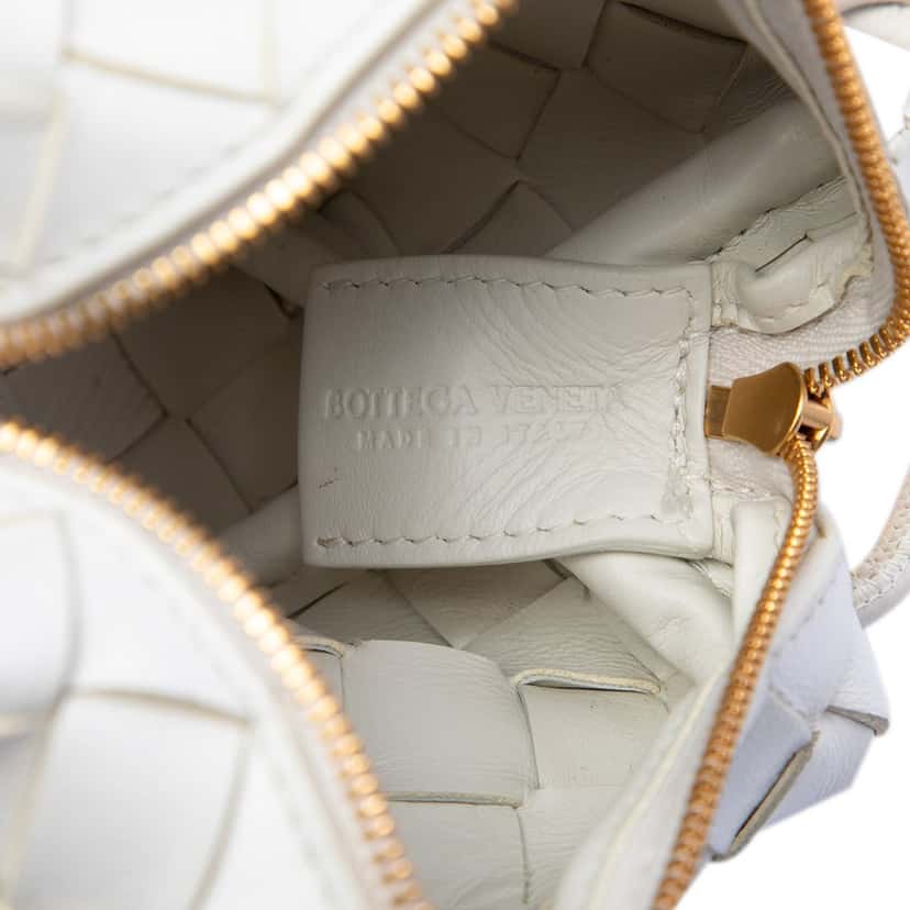 Bottega Veneta Candy Lambskin Intrecciato Loop Camera Bag White Leather Very good condition - Box View