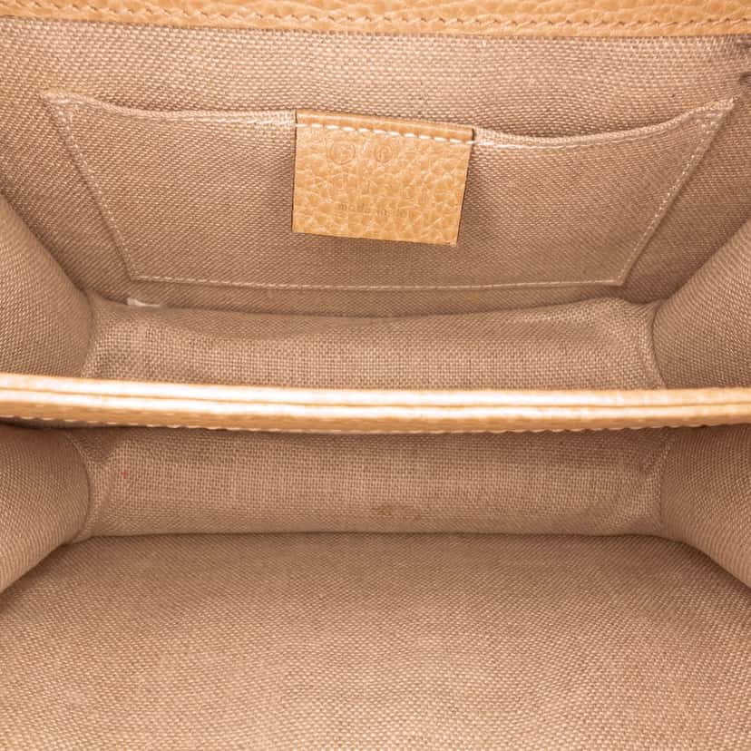 Gucci Small Dollar Calfskin Interlocking G Crossbody Beige Leather Very good condition - Model View