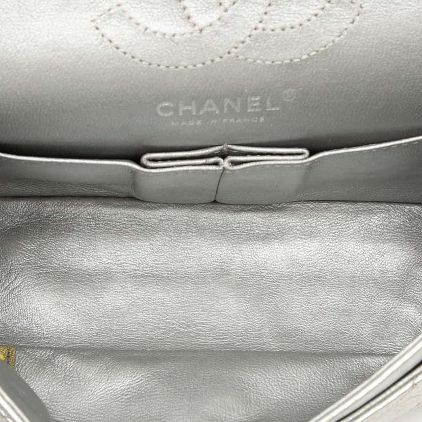 Chanel Metallic Aged Calfskin Reissue 2.55 Double Flap 224 Silver Leather Very good condition - Model View
