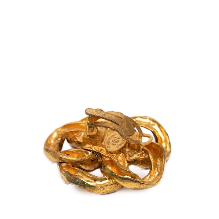 Chanel Gold Plated Chain Link Clip On Earrings Gold Metal Very good condition - Model View