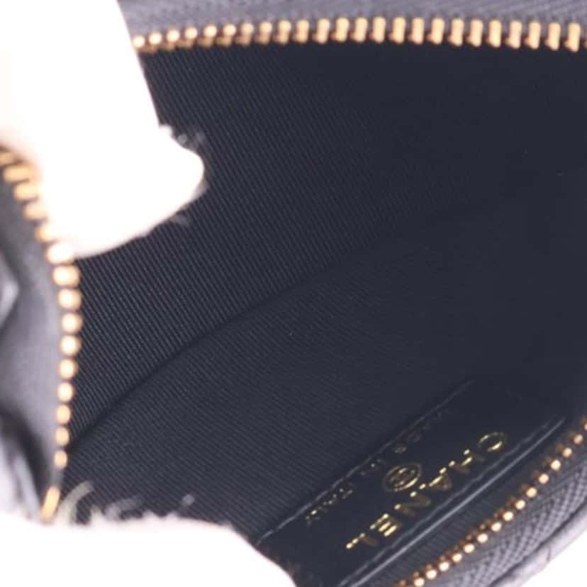 Chanel Mini Quilted Lambskin Chain Around Hook Hobo Black Leather Very good condition - Model View