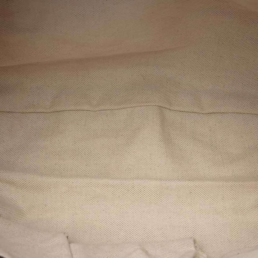Gucci GG Canvas Scarlett Tote Beige Very good condition - Model View