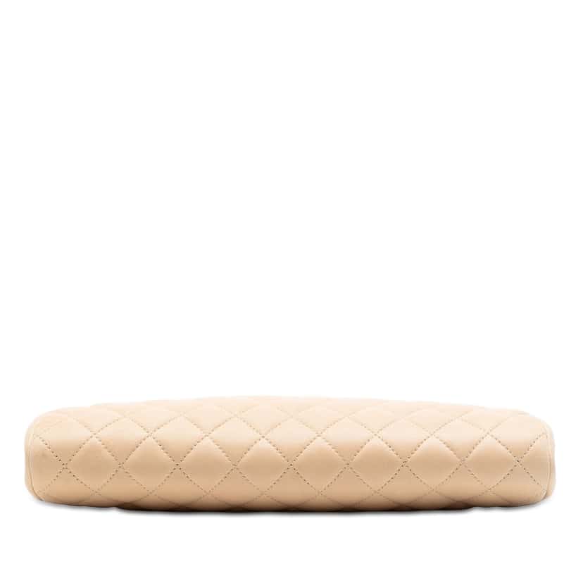 Chanel Quilted Lambskin Timeless Kisslock Clutch Beige Leather Very good condition - Inside View