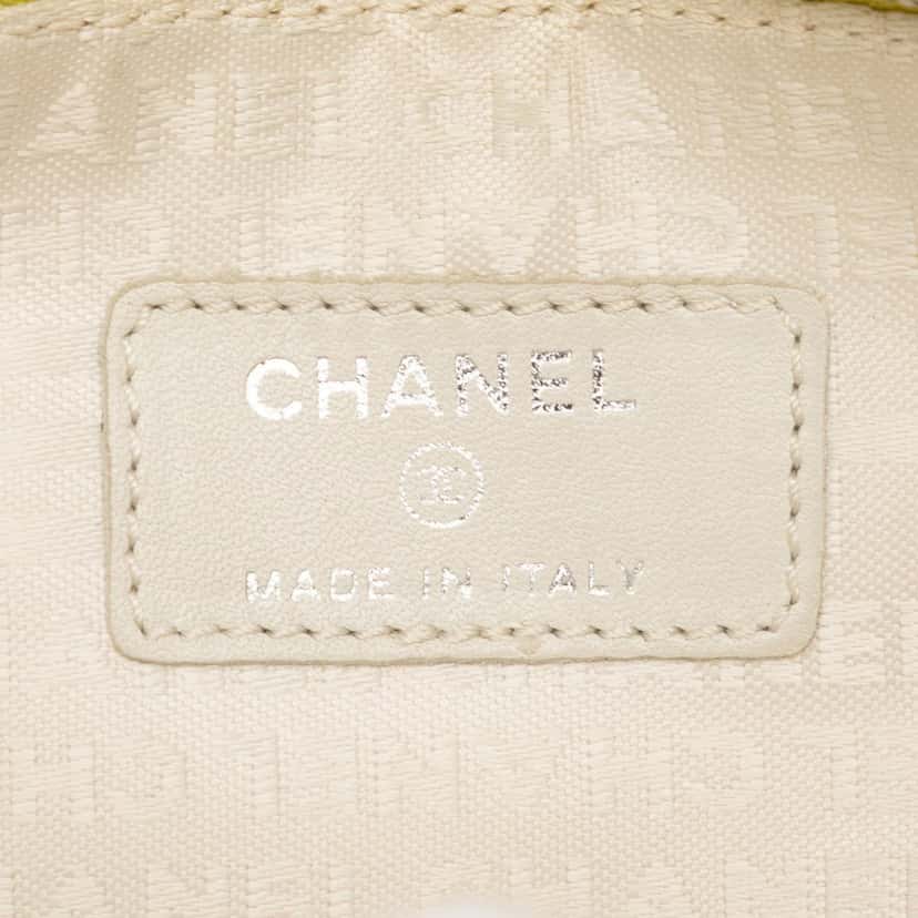 Chanel Lambskin Precious Symbols Pochette Yellow Leather Very good condition - Box View