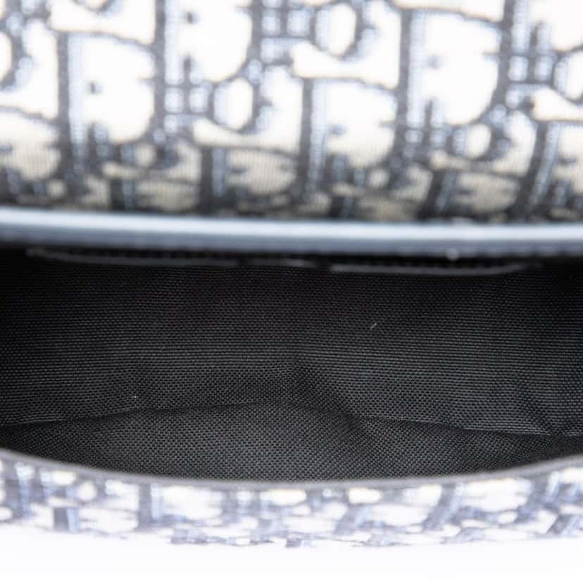 Dior Medium Oblique Canvas Bobby Crossbody Blue Very good condition - Model View