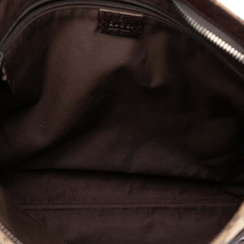 Gucci GG Canvas Crossbody Beige Very good condition - Model View