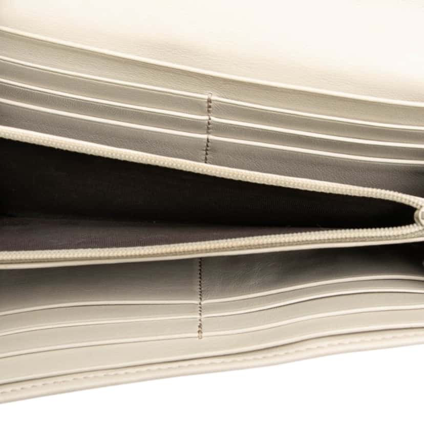 Gucci Microguccissima Nice Long Wallet White Leather Very good condition - Model View