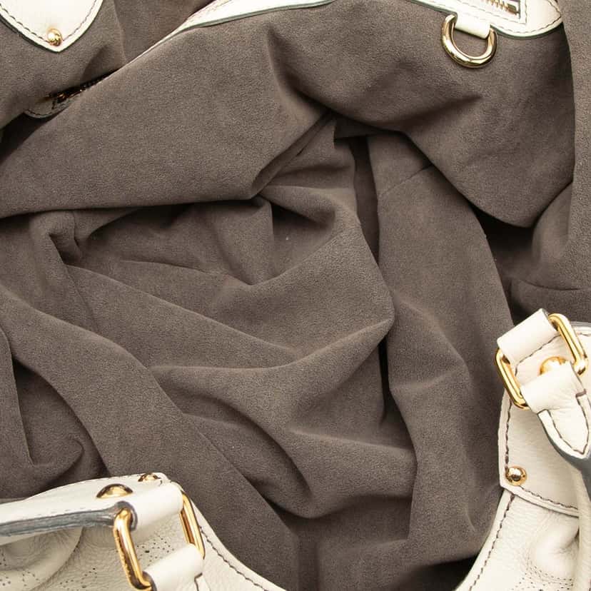 Louis Vuitton Monogram Mahina XL White Leather Very good condition - Model View