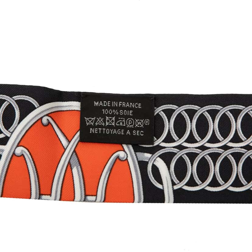 Hermès Lift Profile Silk Twilly Scarf Black Never worn - Inside View