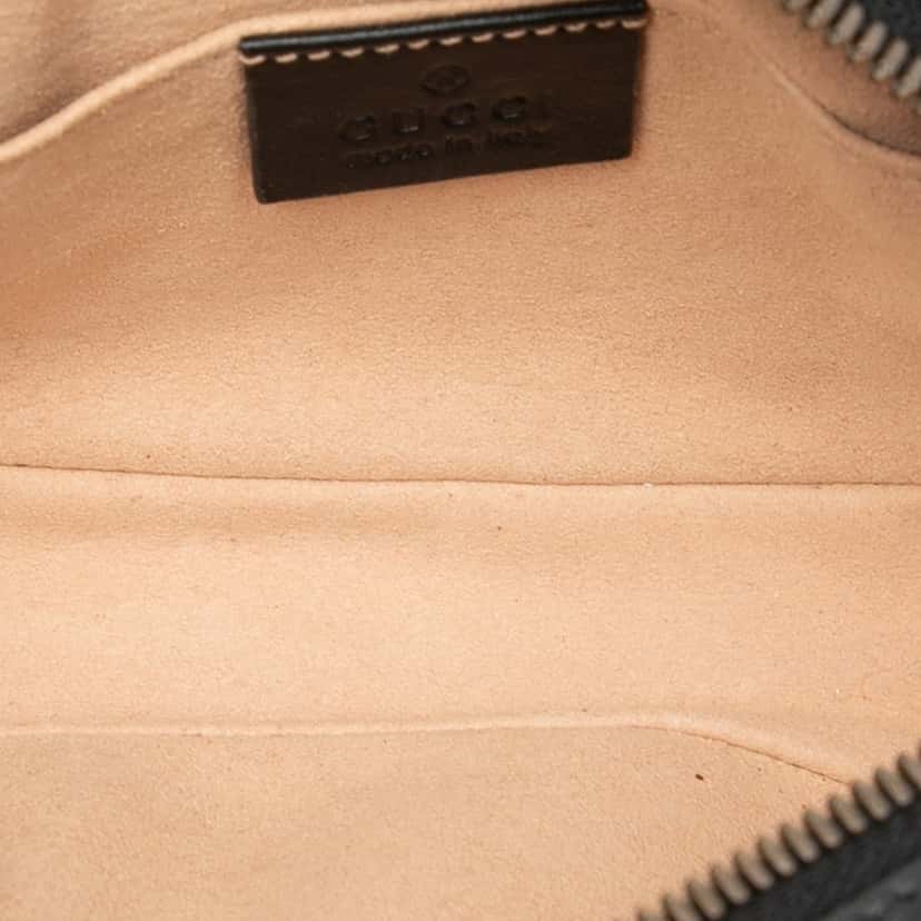 Gucci GG Marmont Matelasse Leather Belt Bag Black Leather Very good condition - Model View