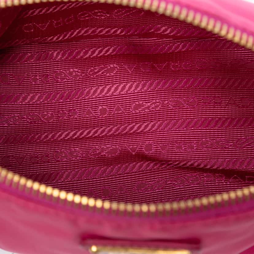 Prada Tessuto Pouch Pink Very good condition - Model View