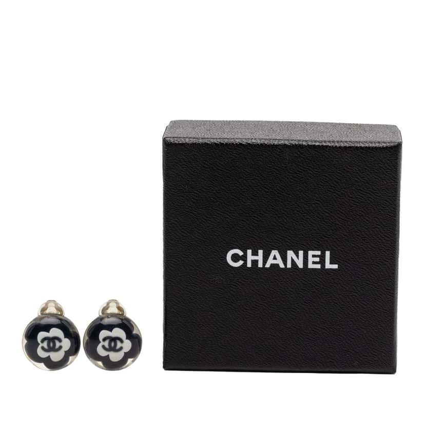 Chanel CC Resin Flower Clip On Earrings Black Plastic Very good condition - Model View