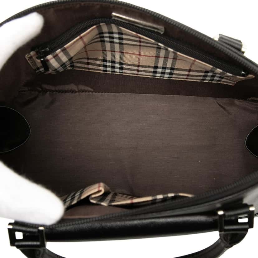 Burberry Leather Handbag Black Leather Very good condition - Model View