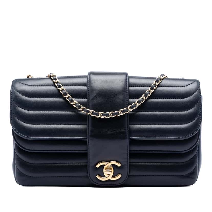 Chanel CC Horizontal Quilted Lambskin Double Flap Blue Leather Very good condition - Front View
