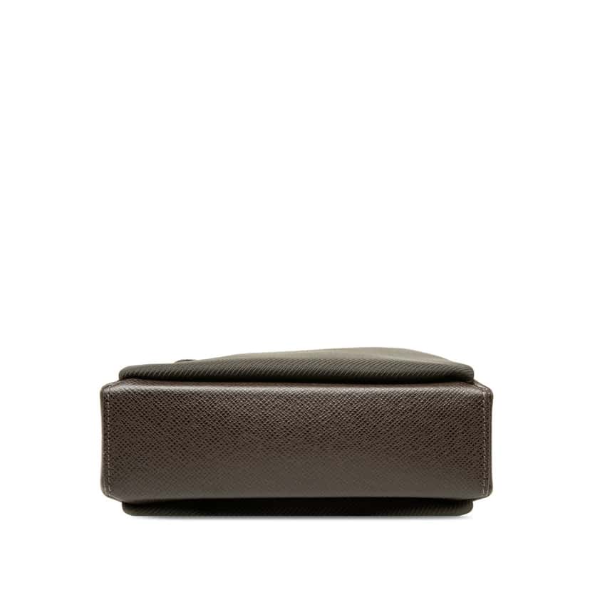 Louis Vuitton Taiga Sayan Brown Leather Very good condition - Inside View
