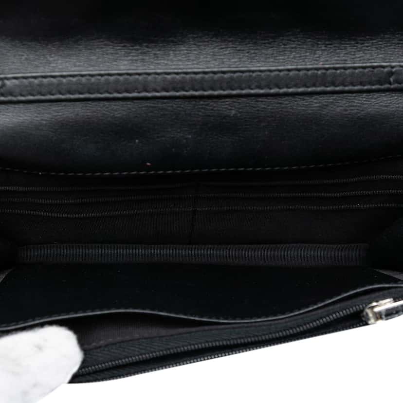 Chanel Quilted Suede Cocostellar Wallet on Chain Black Leather Very good condition - Model View