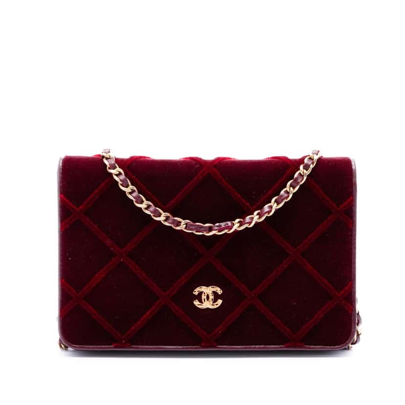 Chanel CC Quilted Velvet Wallet on Chain Red Very good condition - Front View