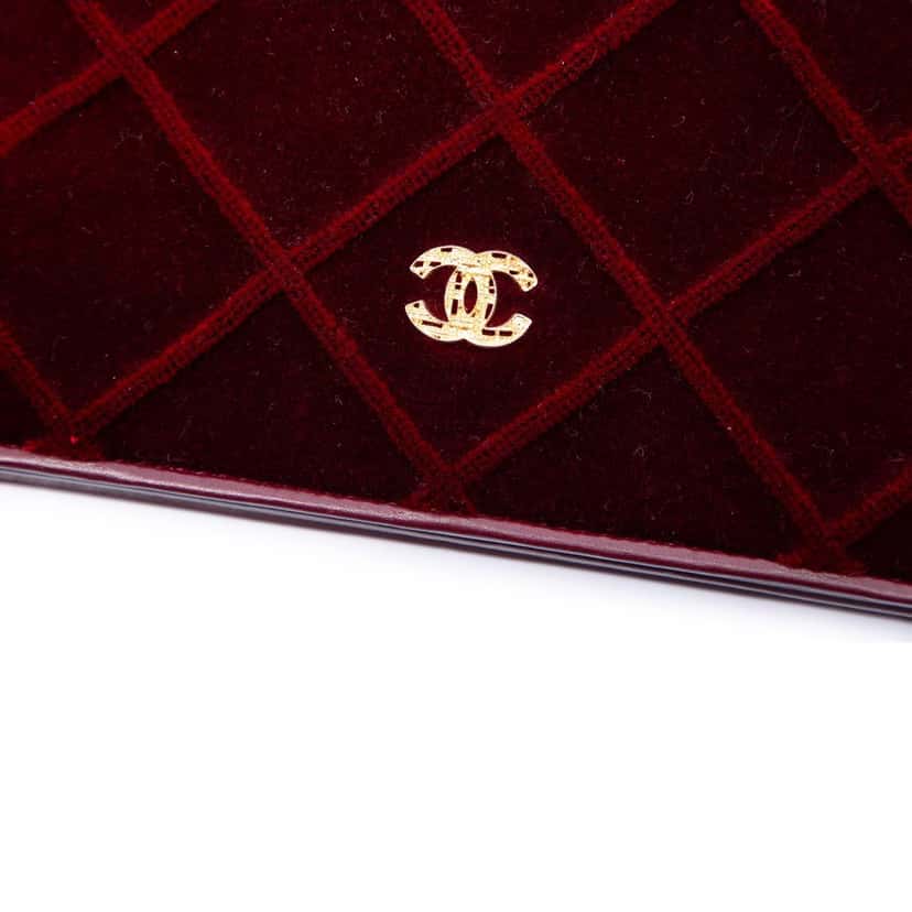 Chanel CC Quilted Velvet Wallet on Chain Red Very good condition - Box View