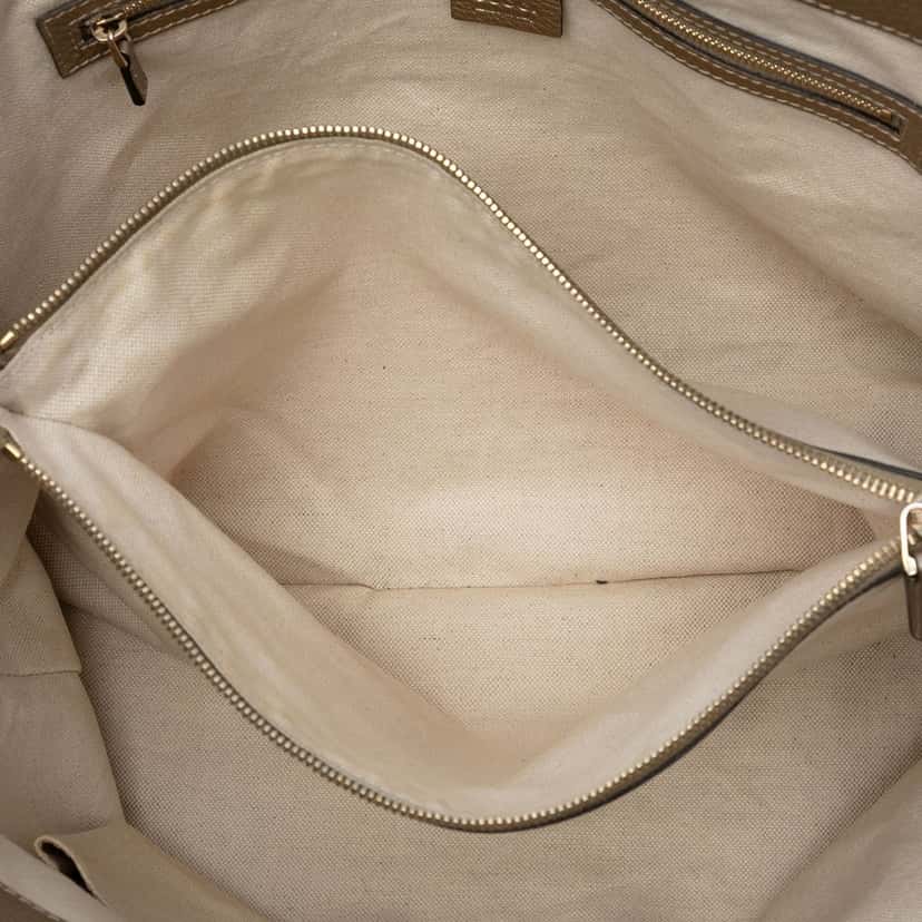 Gucci GG Canvas Bella Tote Beige Very good condition - Model View