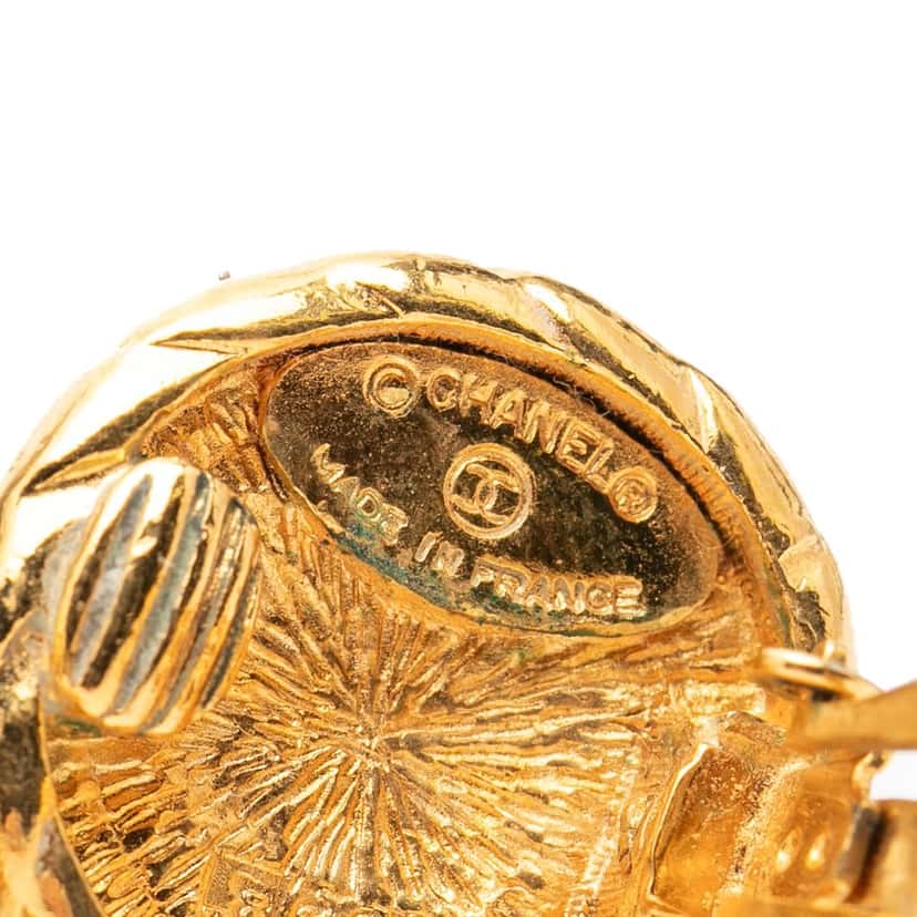 Chanel CC Gold Plated Round Clip On Earrings Gold Metal Very good condition - Inside View