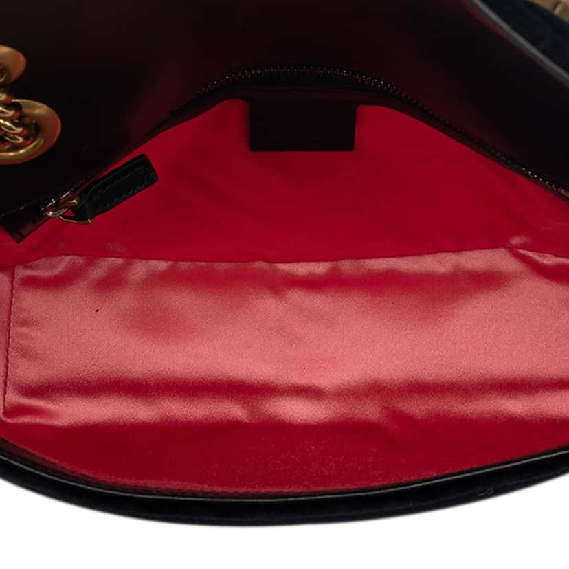 Gucci Medium GG Marmont Matelasse Velvet Crystal Embellished Shoulder Bag Black Very good condition - Model View