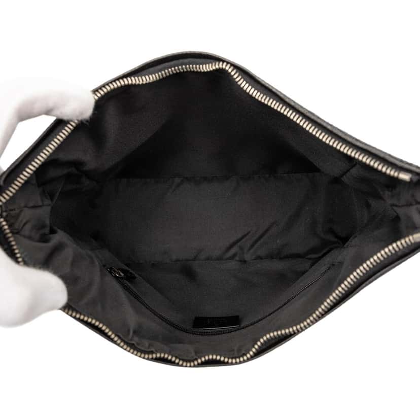 Gucci GG Canvas Handbag Black Very good condition - Model View