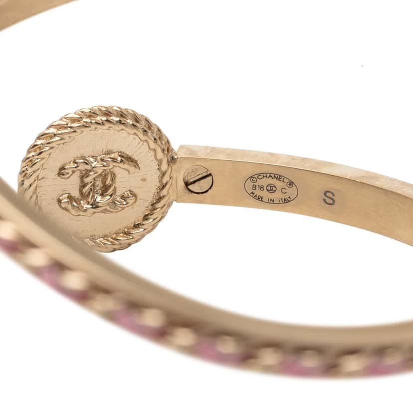 Chanel Gold Plated Lambskin Pearl Twist CC Bangle Bracelet S Pink Metal Very good condition - Model View