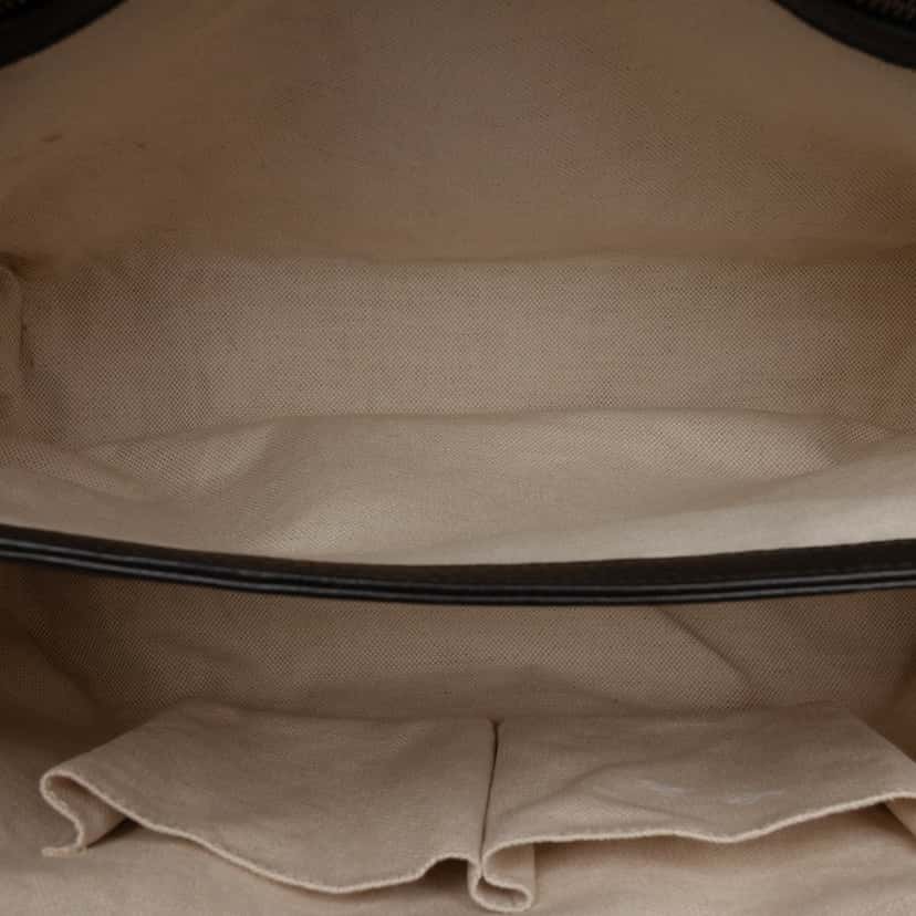 Gucci Large GG Marmont Pebbled Calfskin Flap Shoulder Bag Black Leather Very good condition - Model View