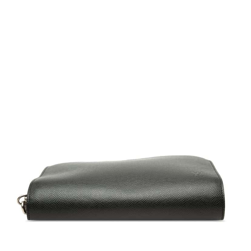 Louis Vuitton Taiga Pochette Baikal Black Leather Very good condition - Inside View